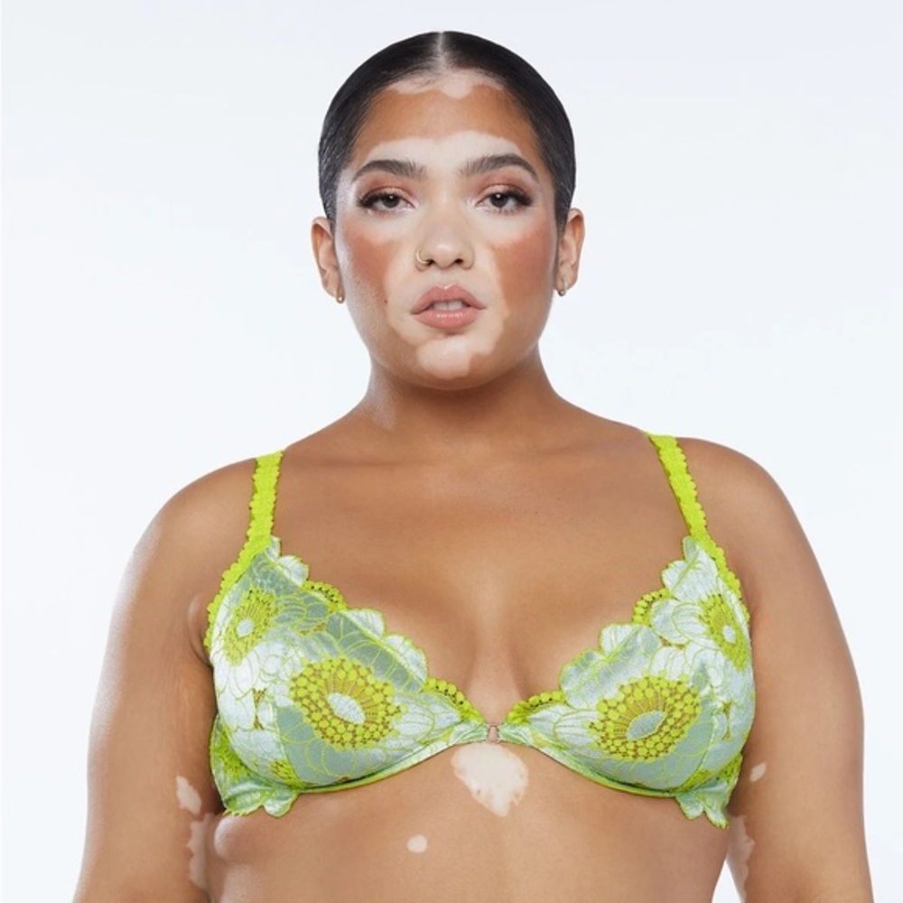 NWT SAVAGE X FENTY PERFECT POPPY DEMI UNLINED LACE BRA